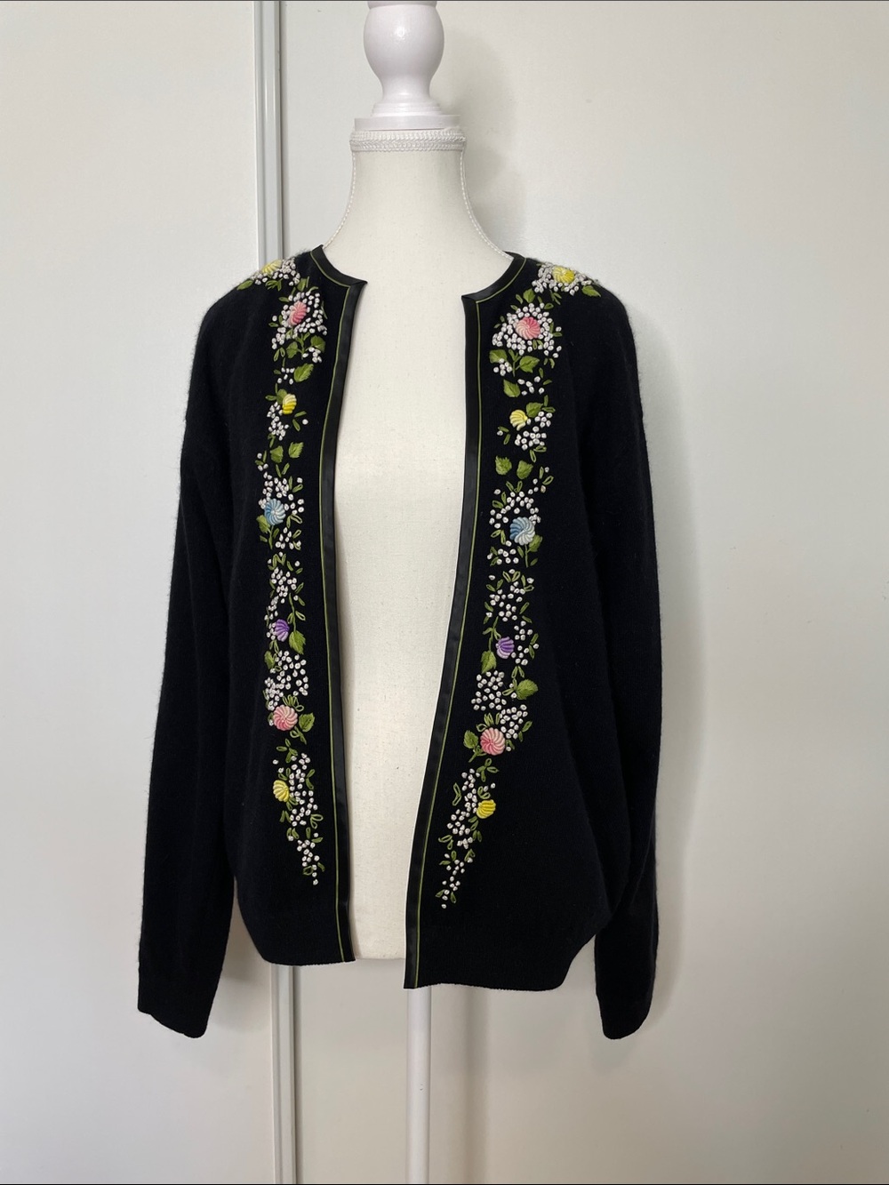 Vintage Cecile La Place Vendome Wool Angora Embroidered Floral Trim Cardigan